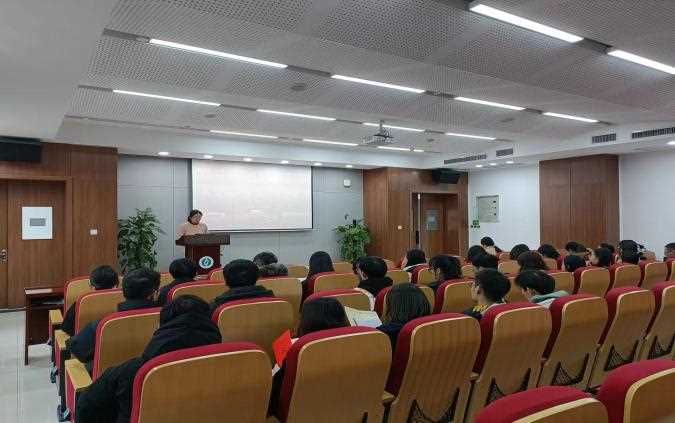 黄一岚.jpg